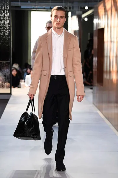 Look 61